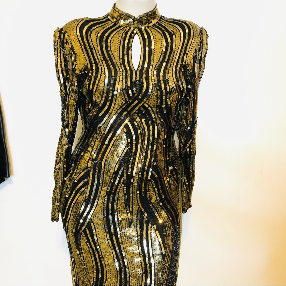 Judith Ann Creation Black & Gold Fully Sequin Long Sleeved Gown. Med - Picture 4 of 13